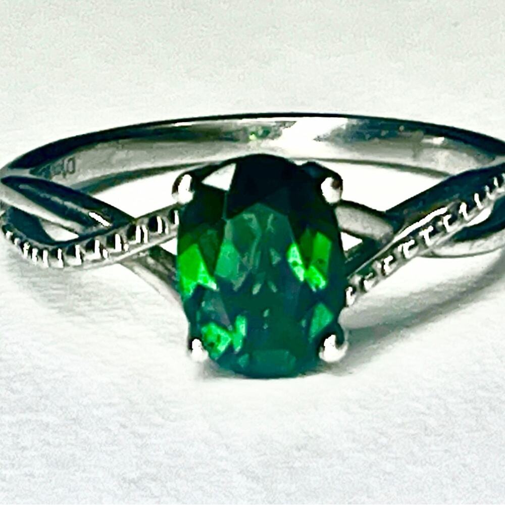 Natural Chrome Diopside solitaire  in solid sterling  silver